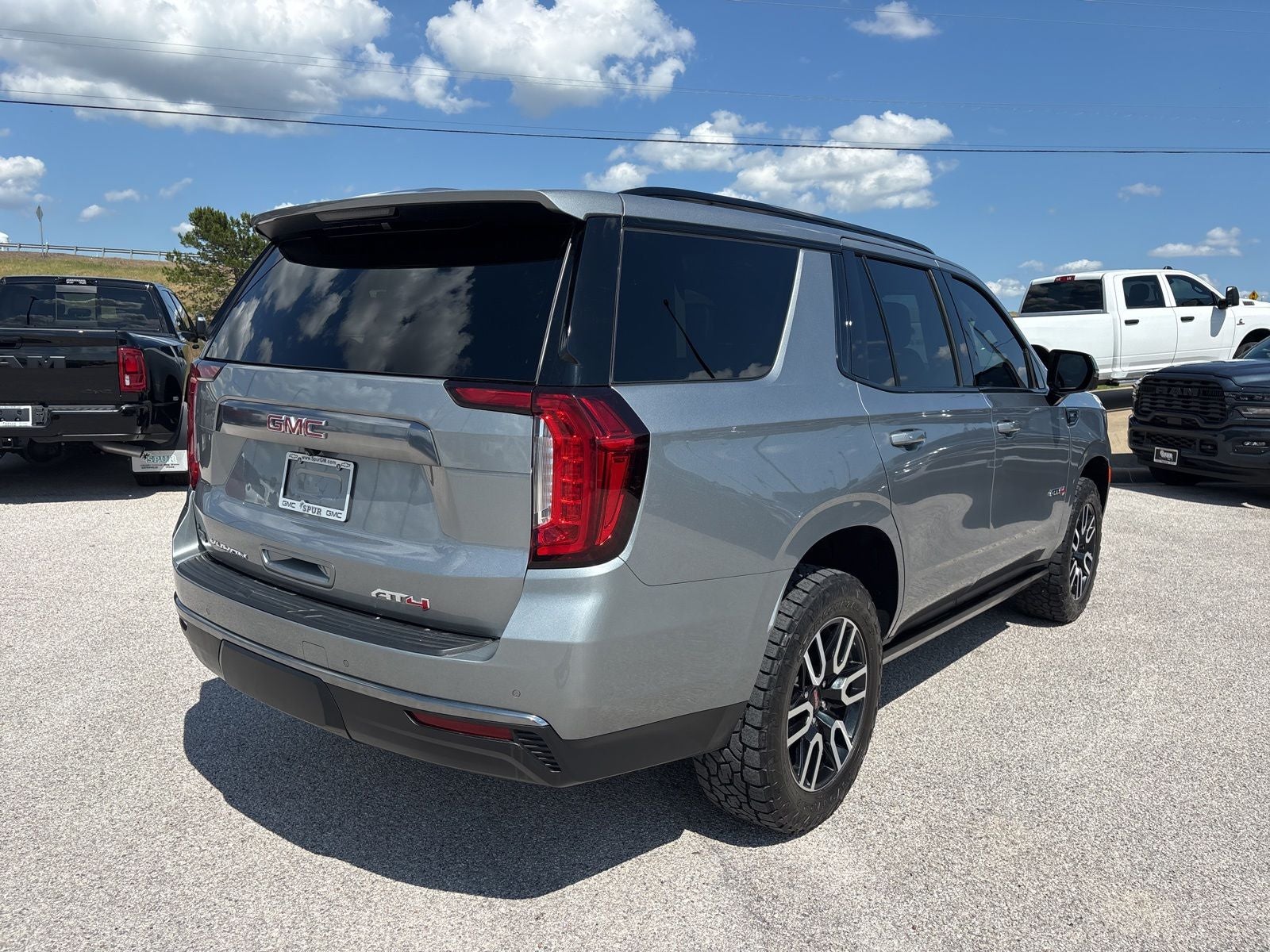 2024 GMC Yukon 4WD AT4