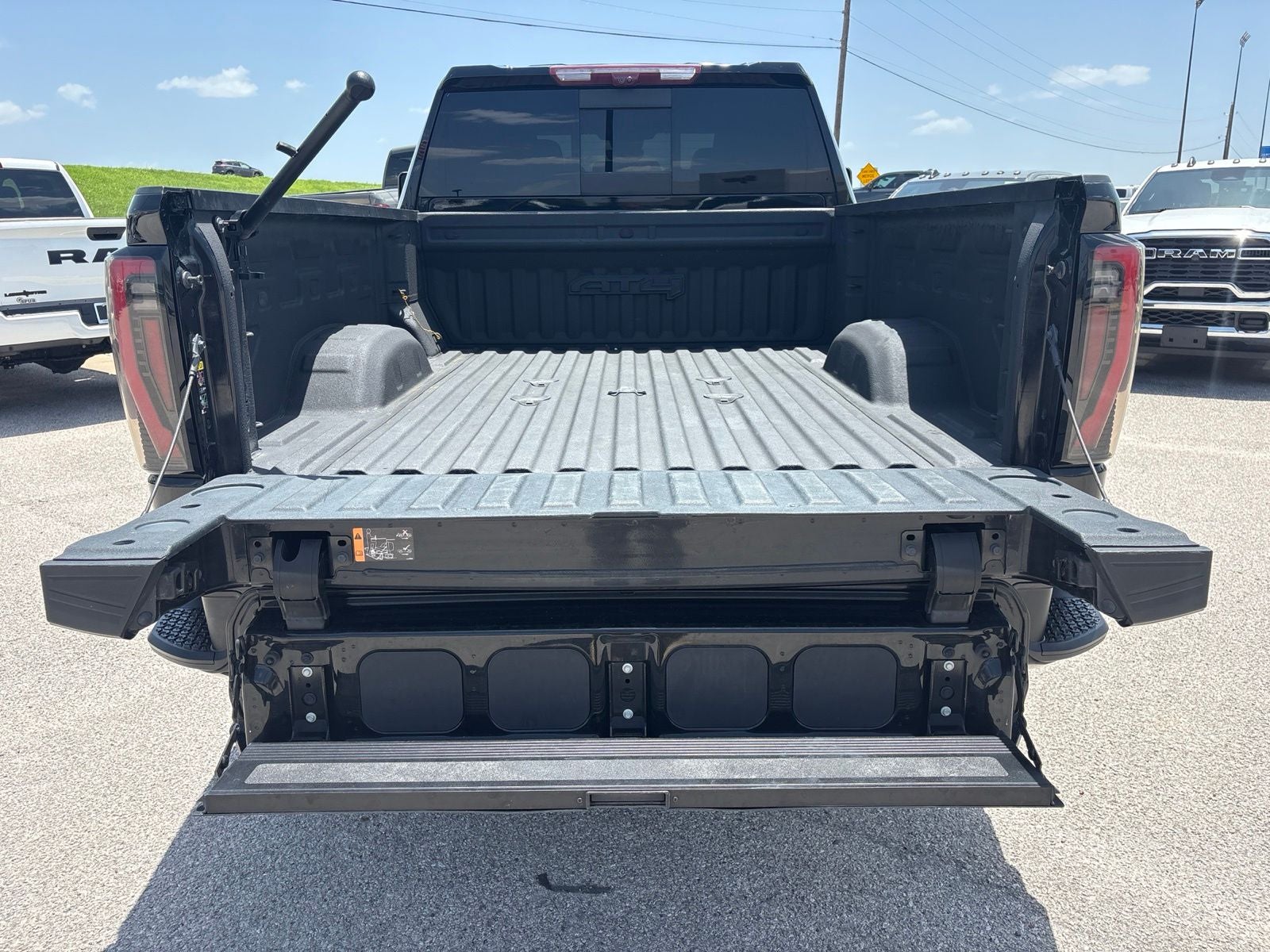 2024 GMC Sierra 2500HD 4WD Crew Cab Standard Bed AT4