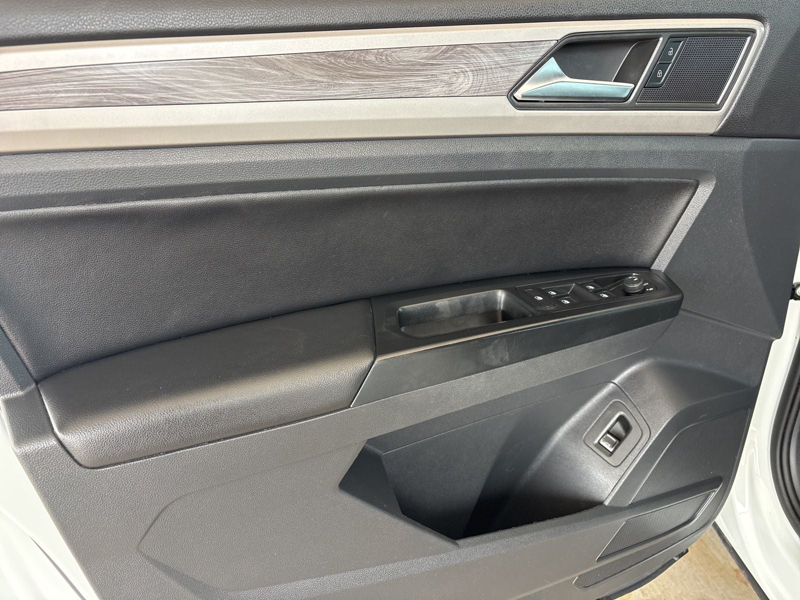 2020 Volkswagen Atlas Cross Sport 2.0T SE