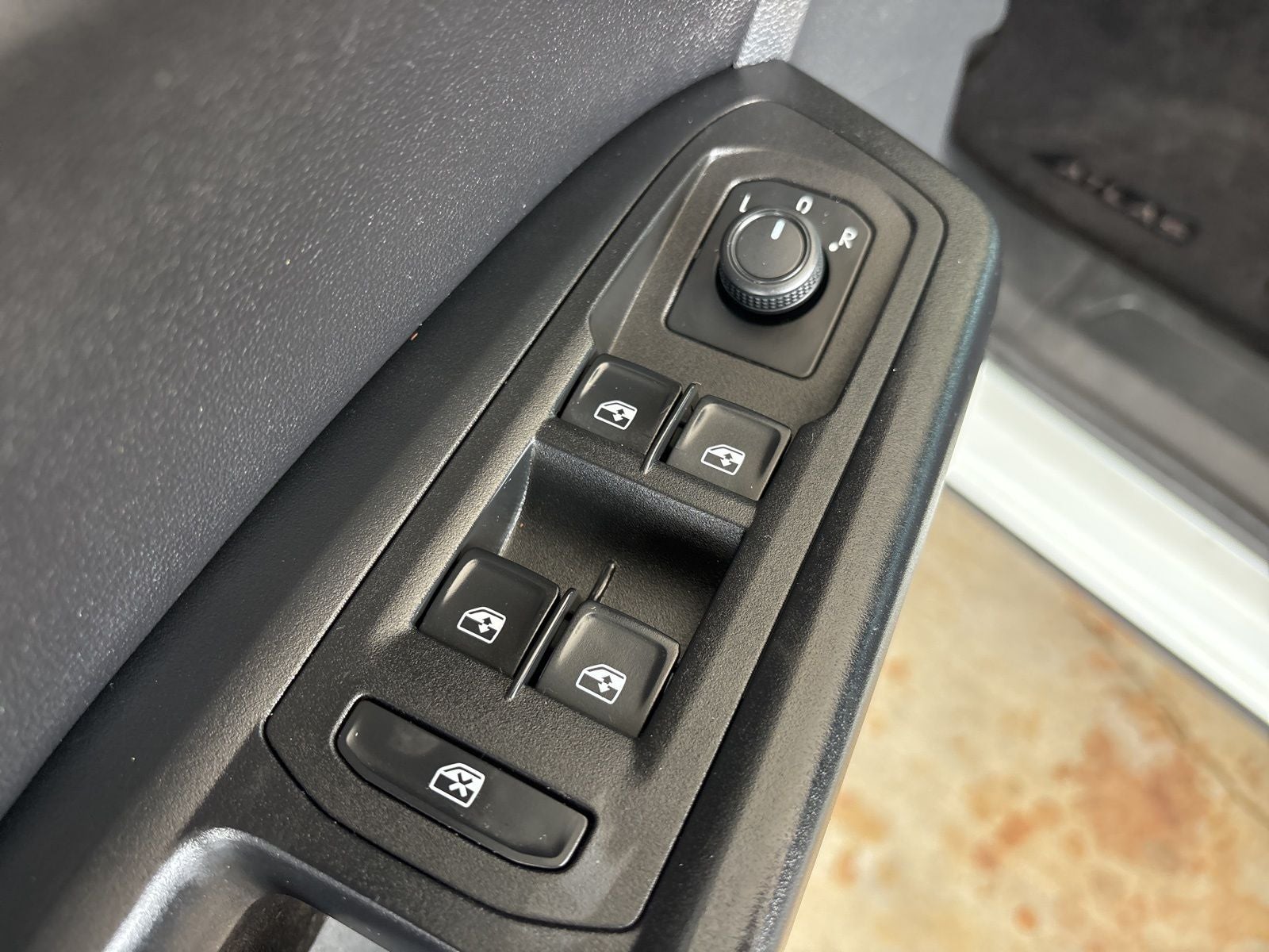 2020 Volkswagen Atlas Cross Sport 2.0T SE