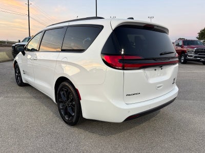 2027 Chrysler Pacifica PACIFICA SELECT