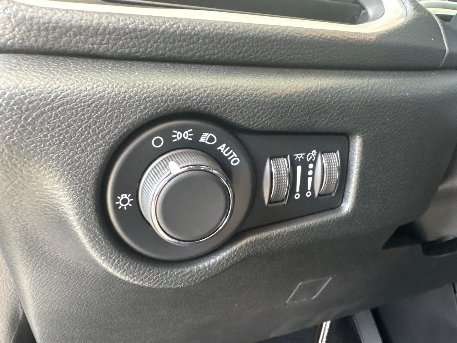 2027 Chrysler Pacifica PACIFICA LIMITED