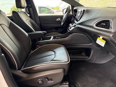 2027 Chrysler Pacifica PACIFICA LIMITED