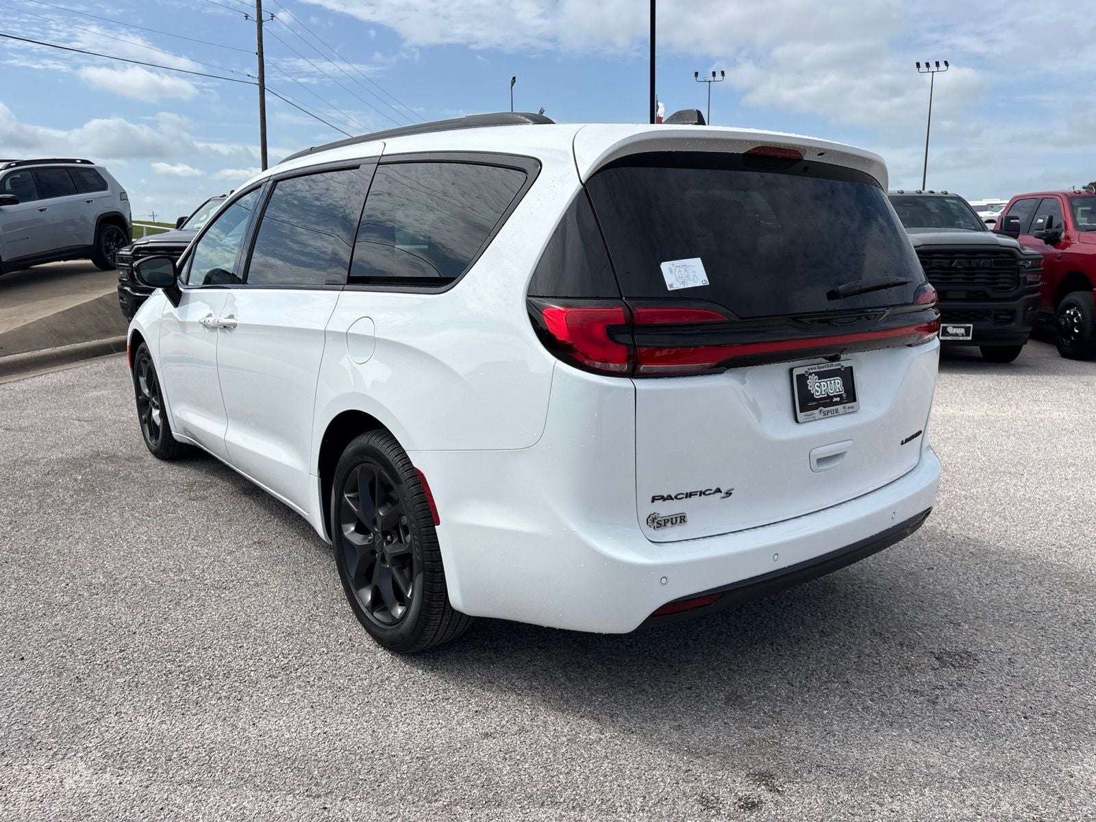 2027 Chrysler Pacifica PACIFICA LIMITED