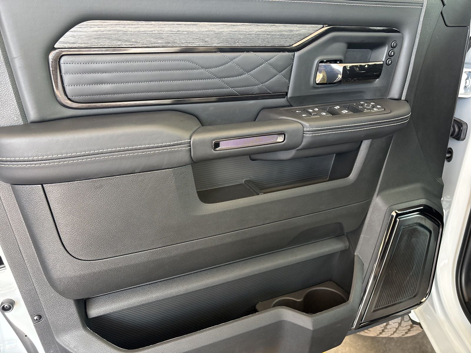 2026 RAM Ram 2500 RAM 2500 LIMITED MEGA CAB 4X4 6'4' BOX