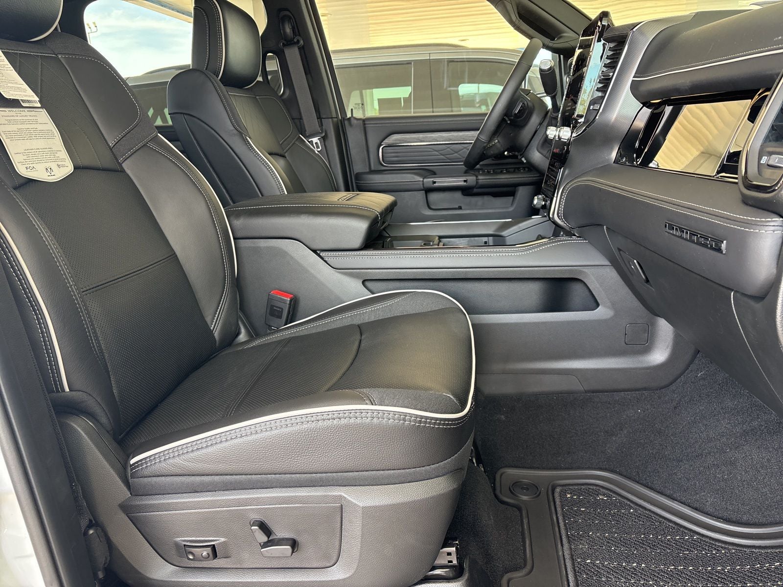 2026 RAM Ram 2500 RAM 2500 LIMITED MEGA CAB 4X4 6'4' BOX