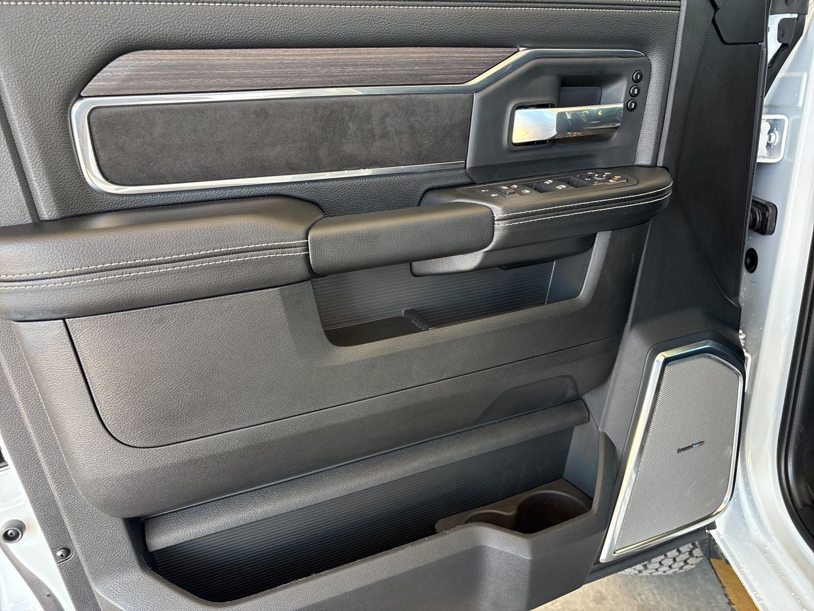 2026 RAM Ram 3500 RAM 3500 LARAMIE MEGA CAB 4X4 6'4' BOX