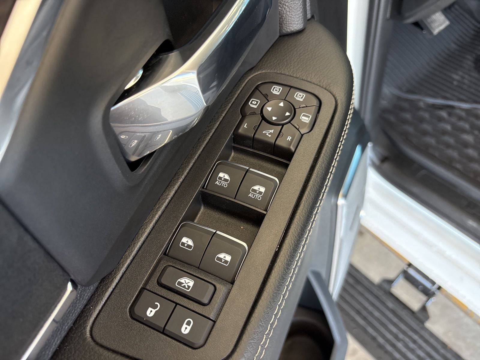 2026 RAM Ram 3500 RAM 3500 LARAMIE MEGA CAB 4X4 6'4' BOX