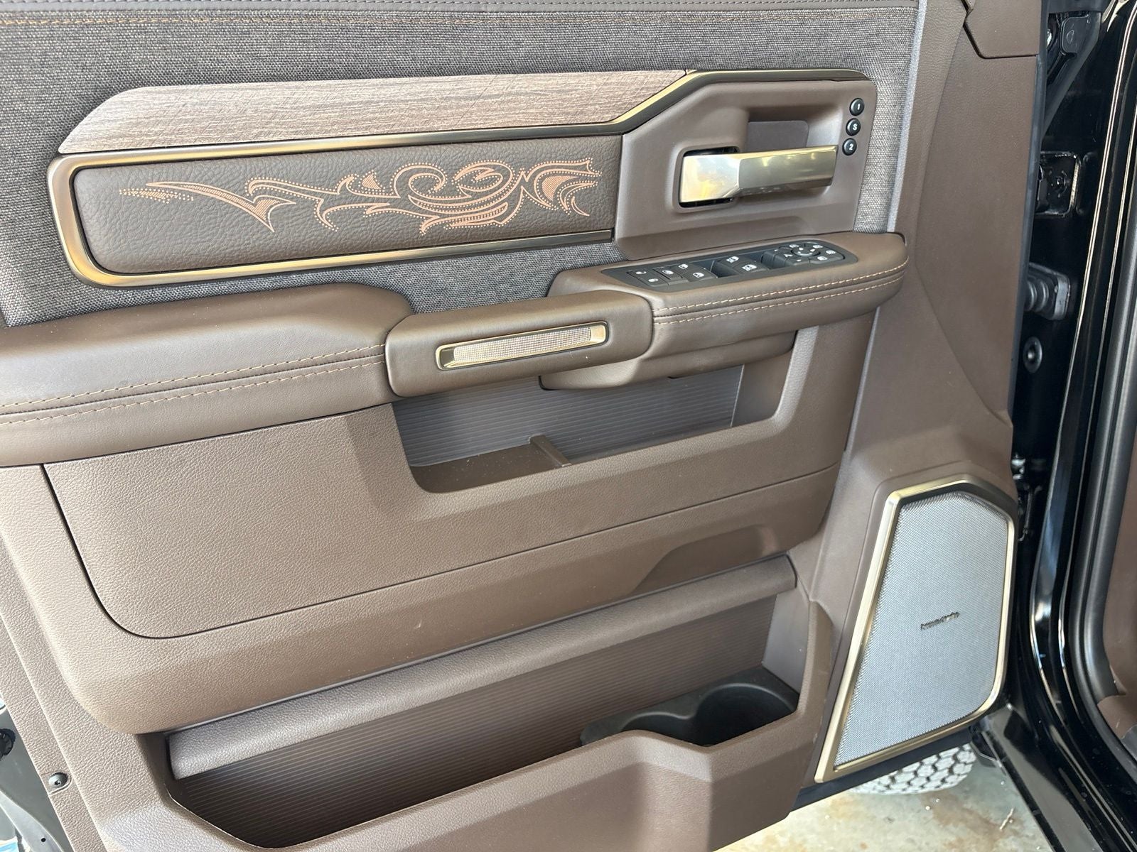 2026 RAM Ram 3500 RAM 3500 LIMITED LONGHORN MEGA CAB 4X4 6'4' BOX