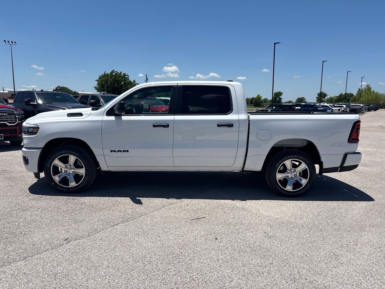 2026 RAM Ram 1500 RAM 1500 EXPRESS CREW CAB 4X2 5'7' BOX