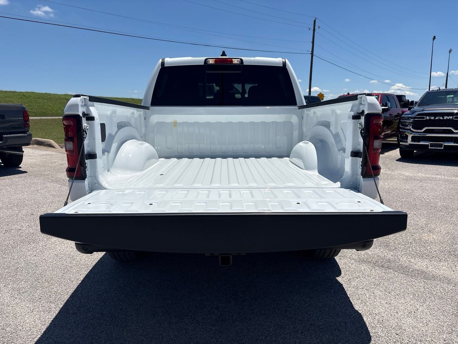 2026 RAM Ram 1500 RAM 1500 EXPRESS CREW CAB 4X2 5'7' BOX