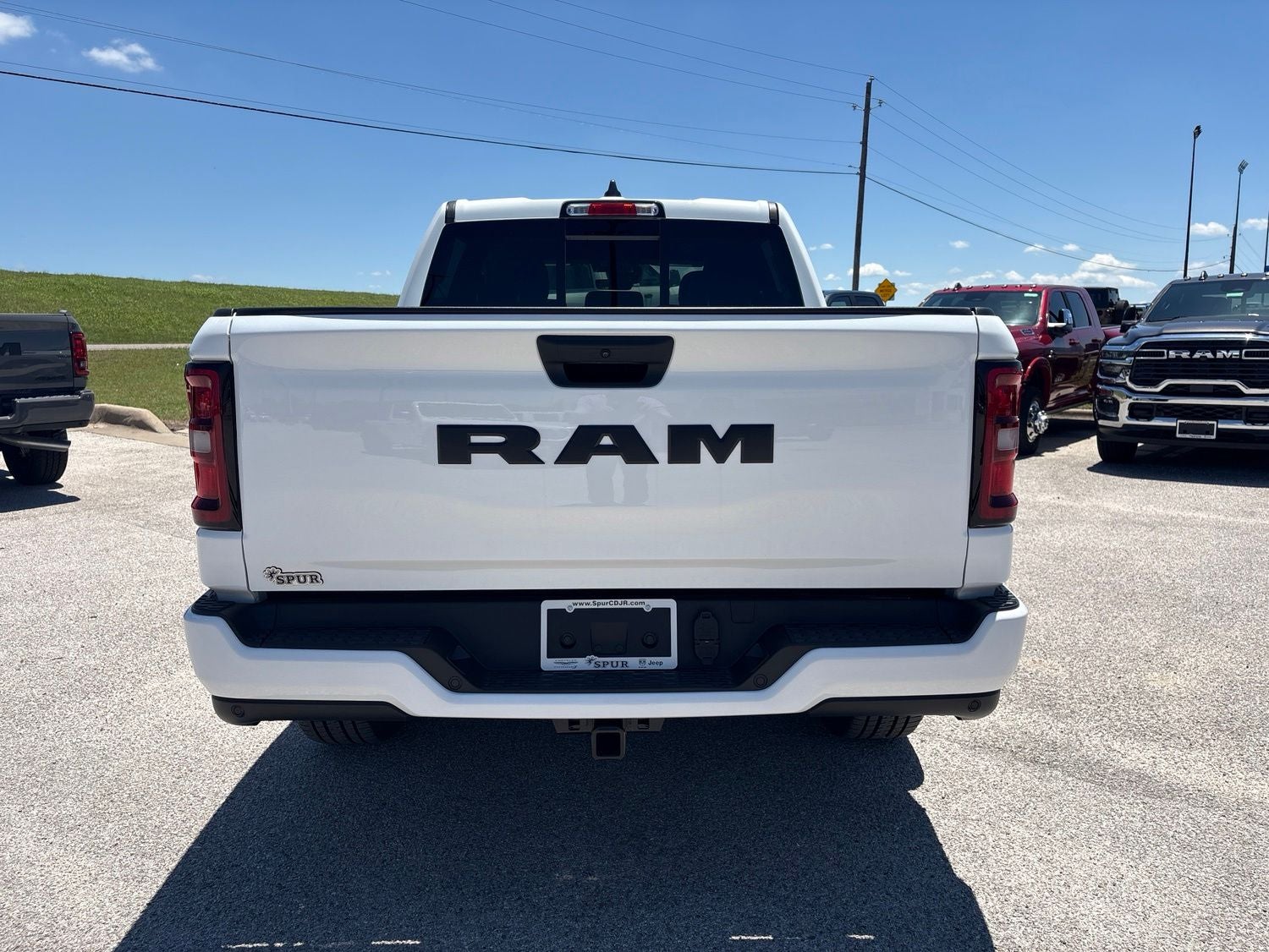 2026 RAM Ram 1500 RAM 1500 EXPRESS CREW CAB 4X2 5'7' BOX