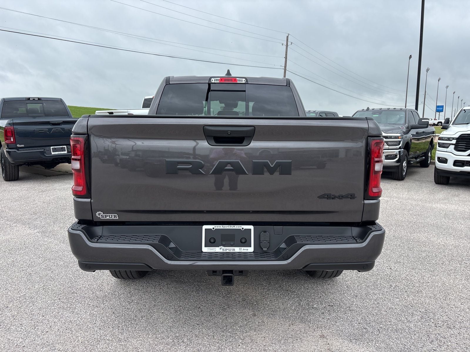 2026 RAM Ram 1500 RAM 1500 EXPRESS CREW CAB 4X4 5'7' BOX