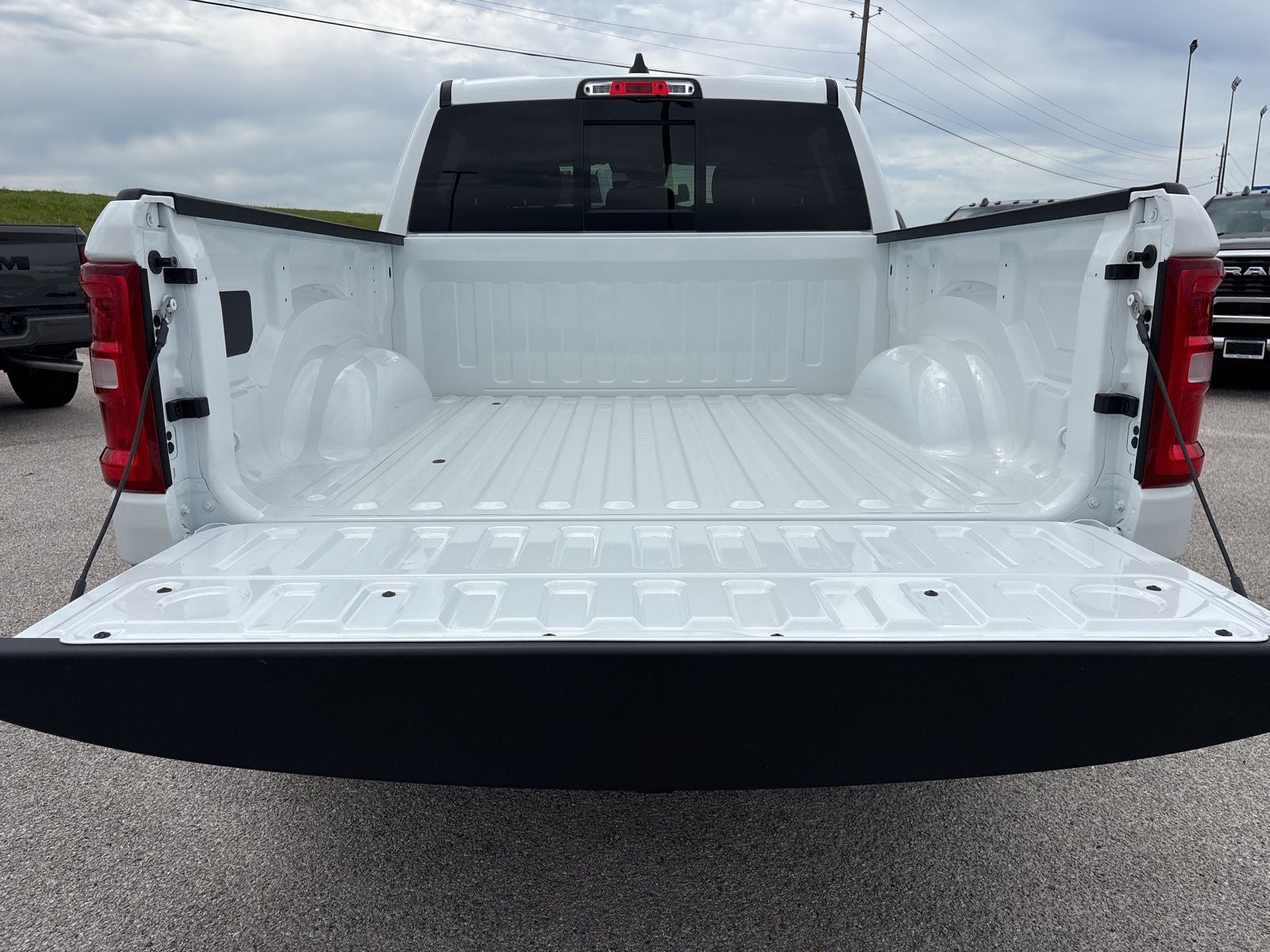 2026 RAM Ram 1500 RAM 1500 LONE STAR CREW CAB 4X4 5'7' BOX