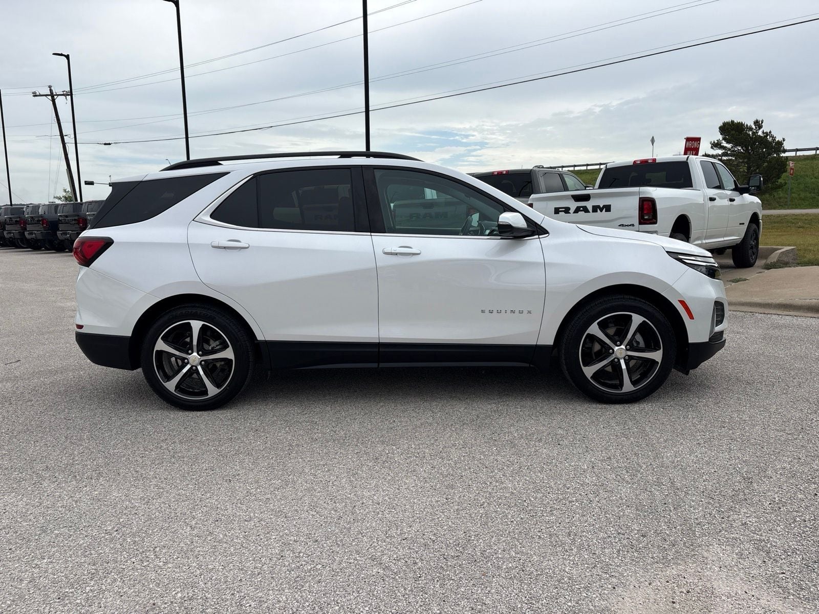 2022 Chevrolet Equinox FWD LT