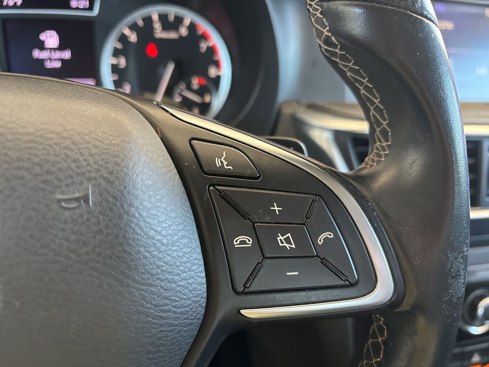 2019 INFINITI QX30 LUXE