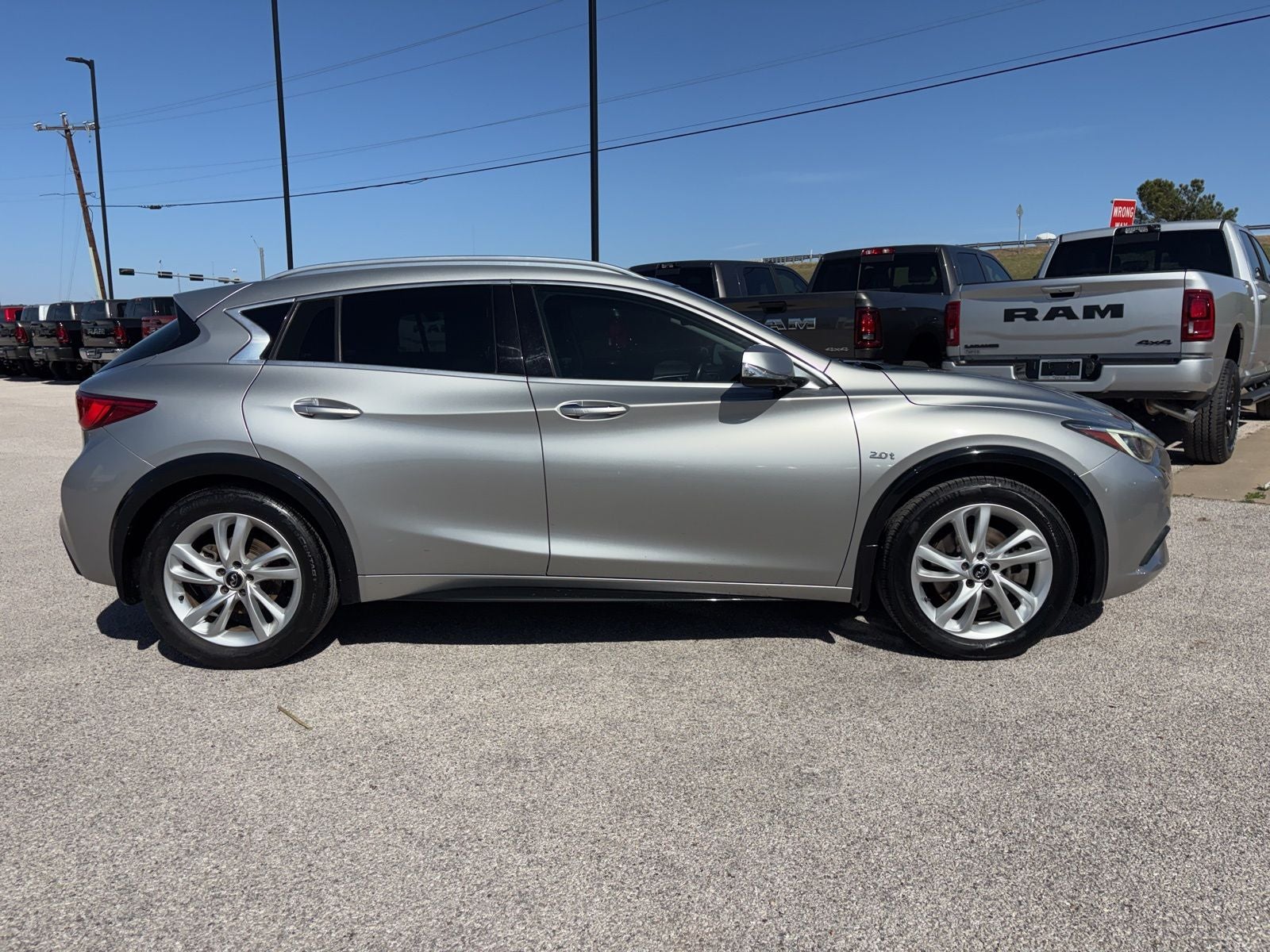 2019 INFINITI QX30 LUXE