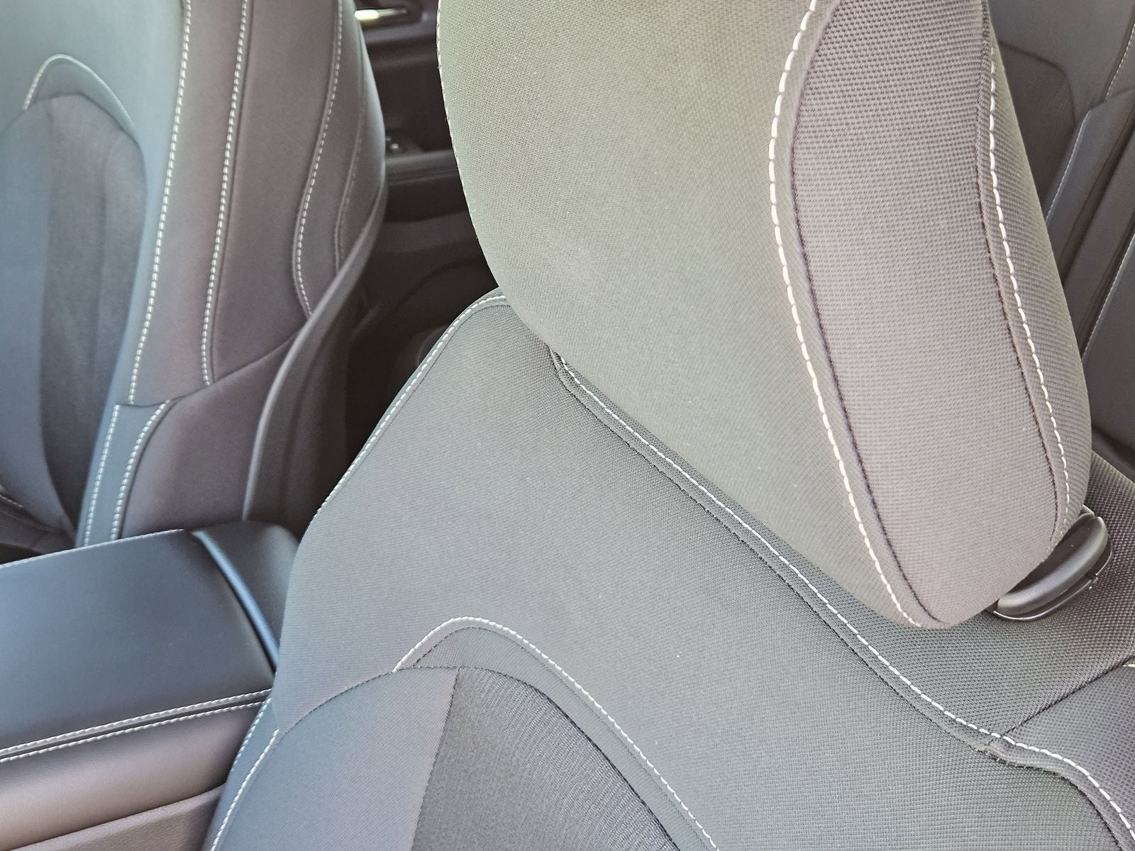 2026 Jeep Grand Cherokee GRAND CHEROKEE LAREDO 4X2