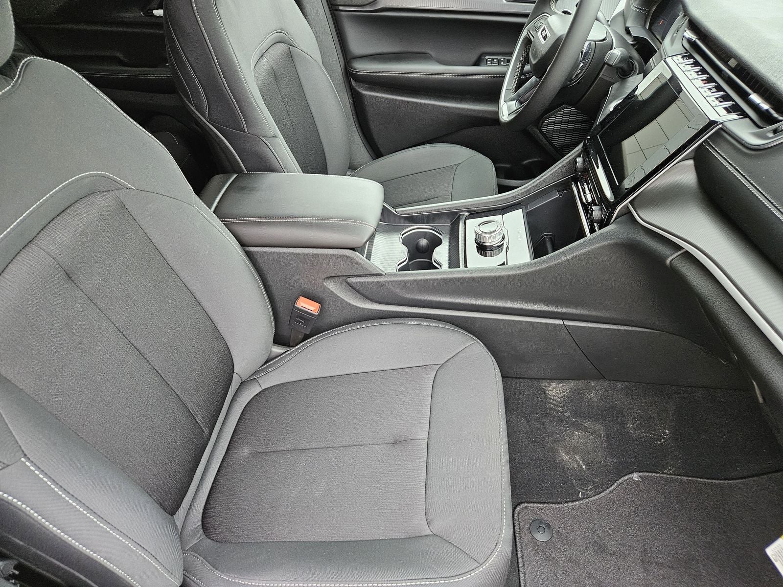 2026 Jeep Grand Cherokee GRAND CHEROKEE LAREDO 4X2