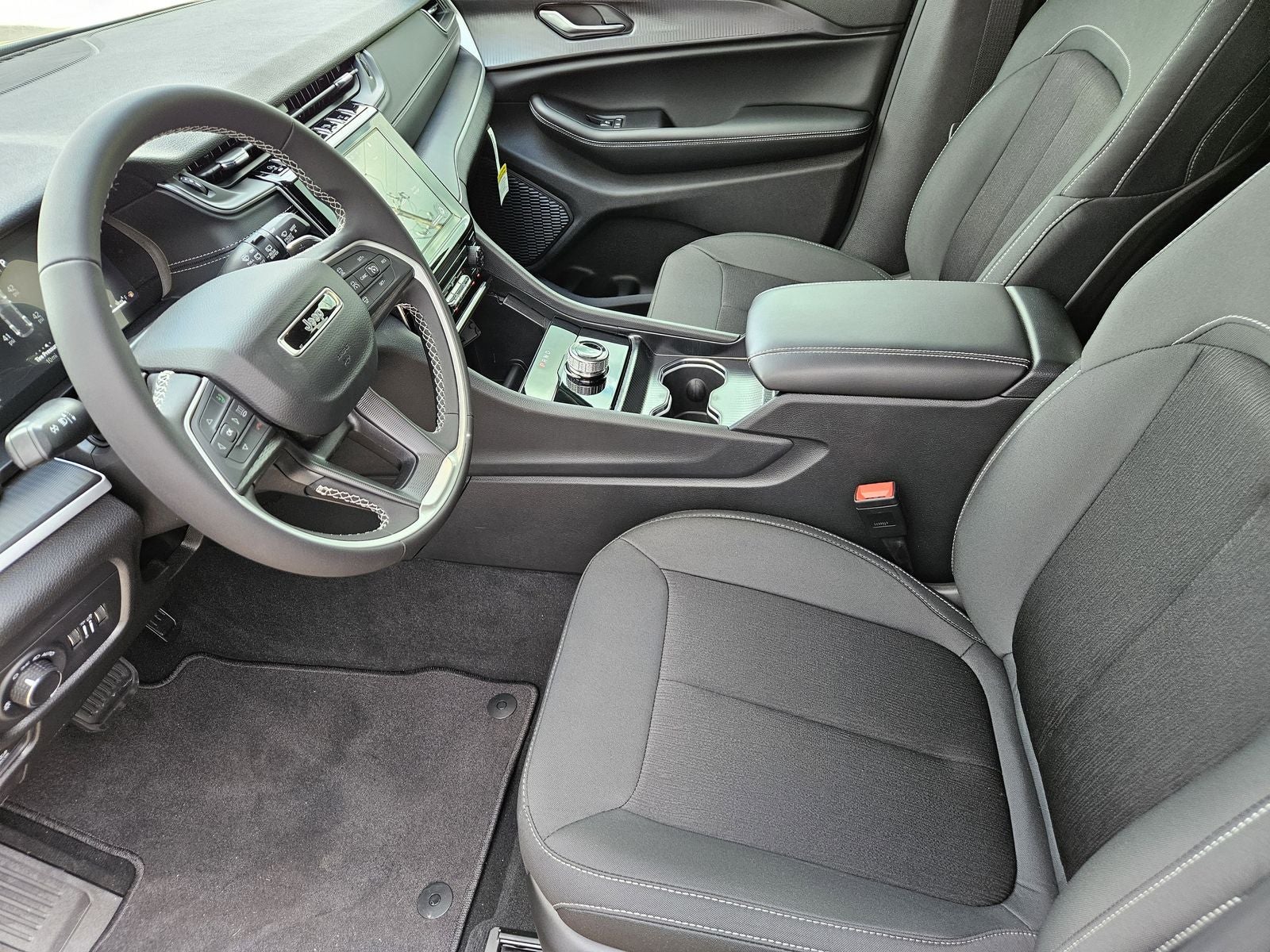2026 Jeep Grand Cherokee GRAND CHEROKEE LAREDO 4X2