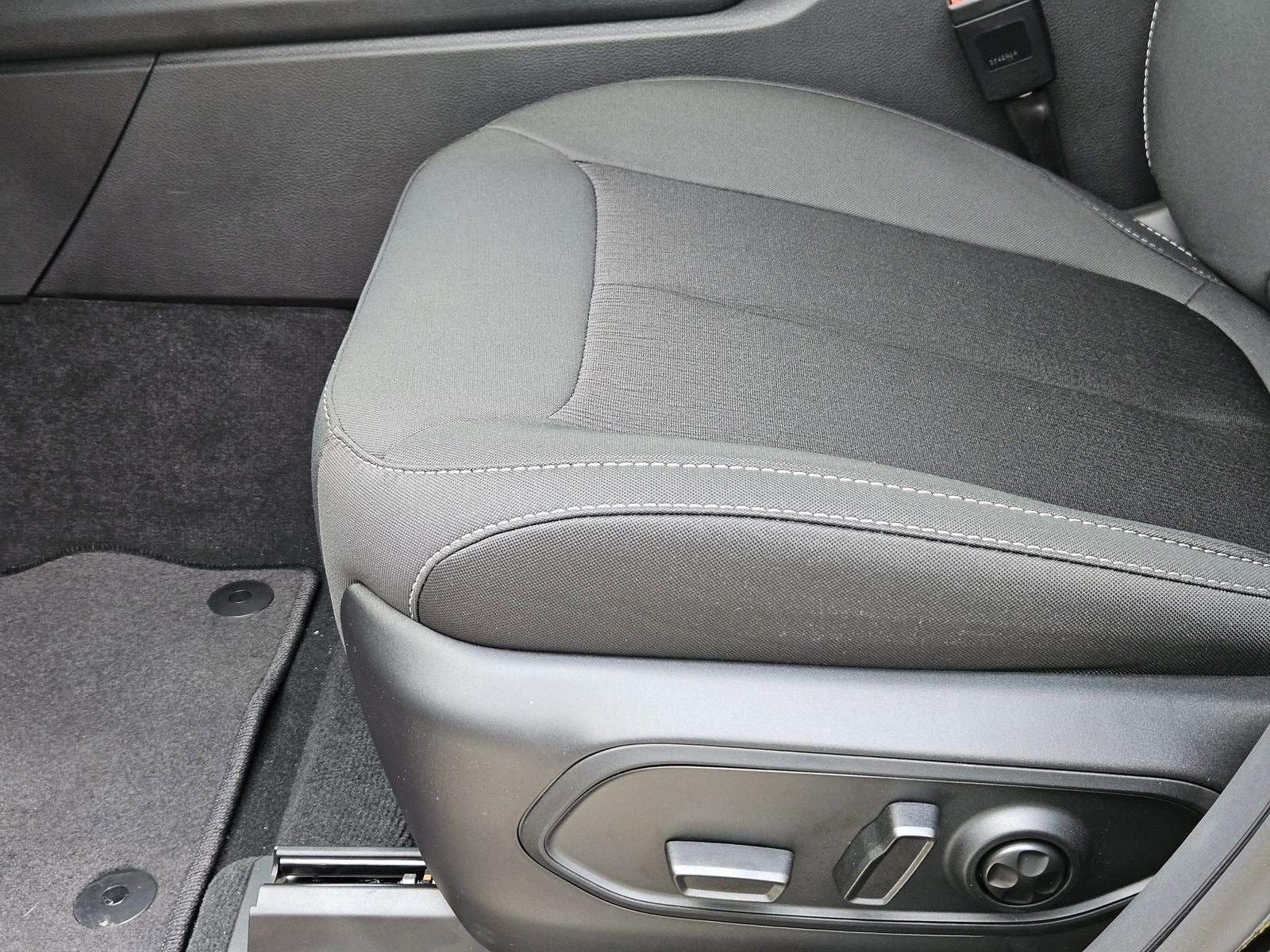 2026 Jeep Grand Cherokee GRAND CHEROKEE LAREDO 4X2