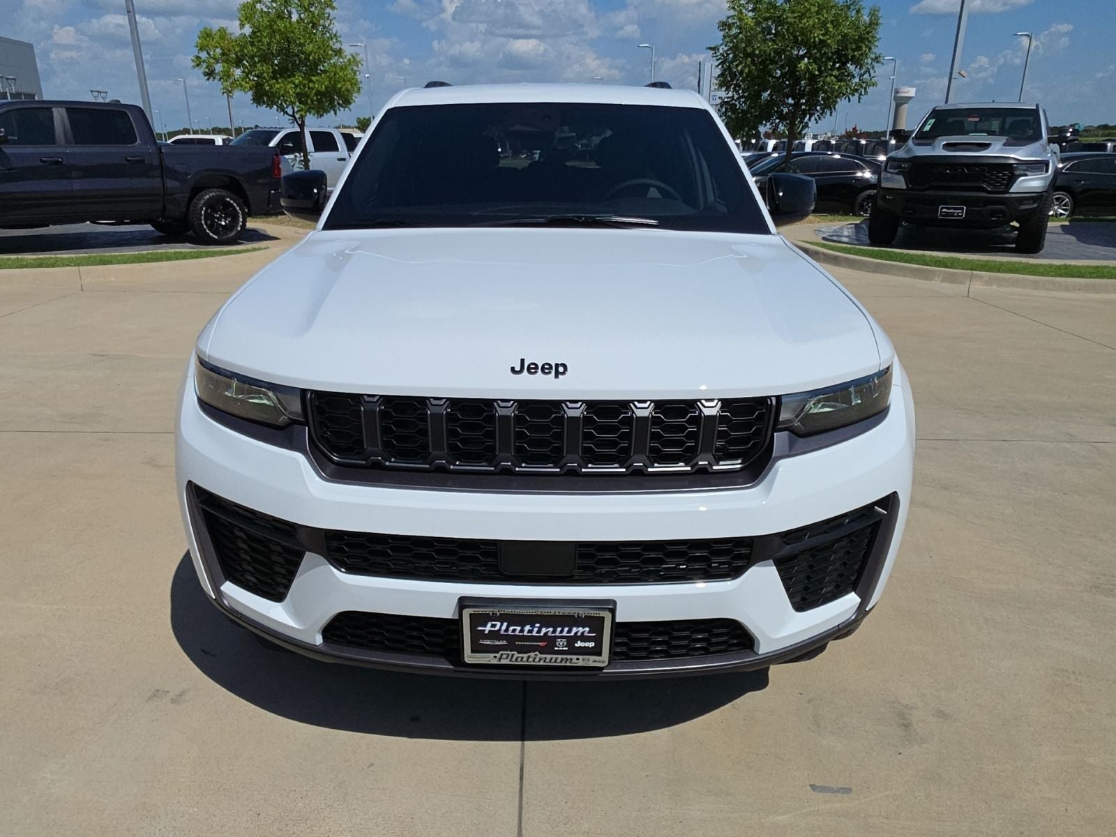 2026 Jeep Grand Cherokee GRAND CHEROKEE LAREDO ALTITUDE 4X2