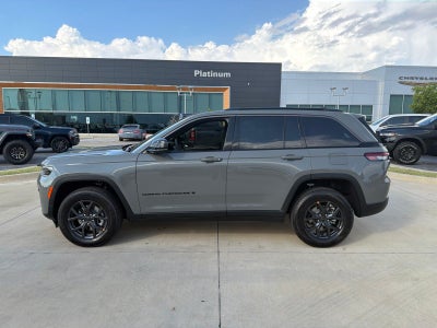 2027 Jeep Grand Cherokee Laredo Altitude