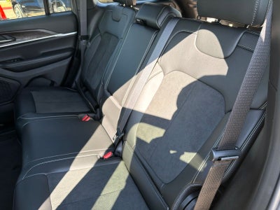 2026 Jeep Grand Cherokee GRAND CHEROKEE LAREDO ALTITUDE 4X2