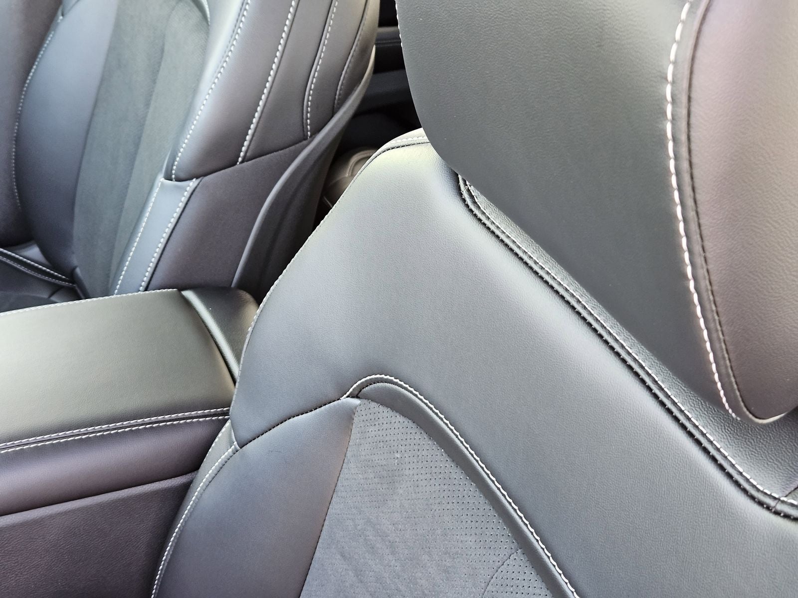 2026 Jeep Grand Cherokee GRAND CHEROKEE LAREDO ALTITUDE 4X2