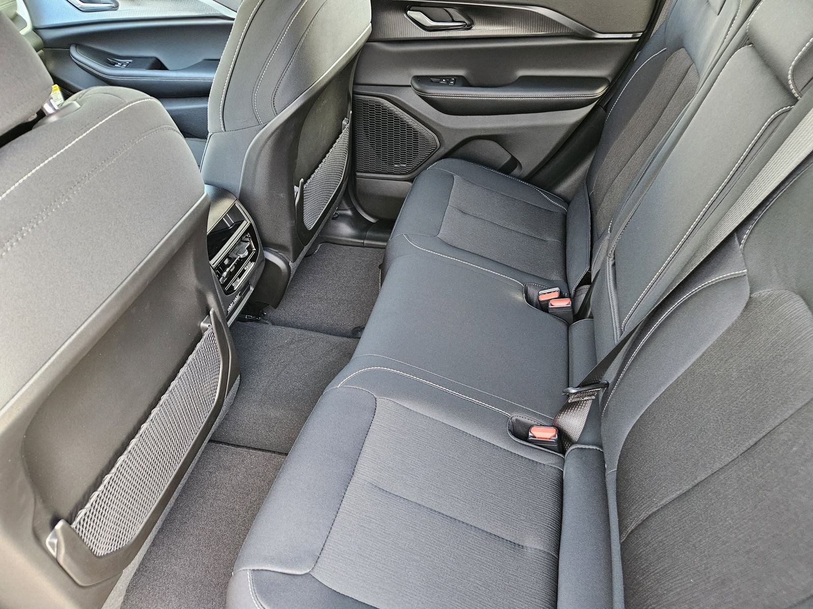 2025 Jeep Grand Cherokee GRAND CHEROKEE LAREDO 4X4