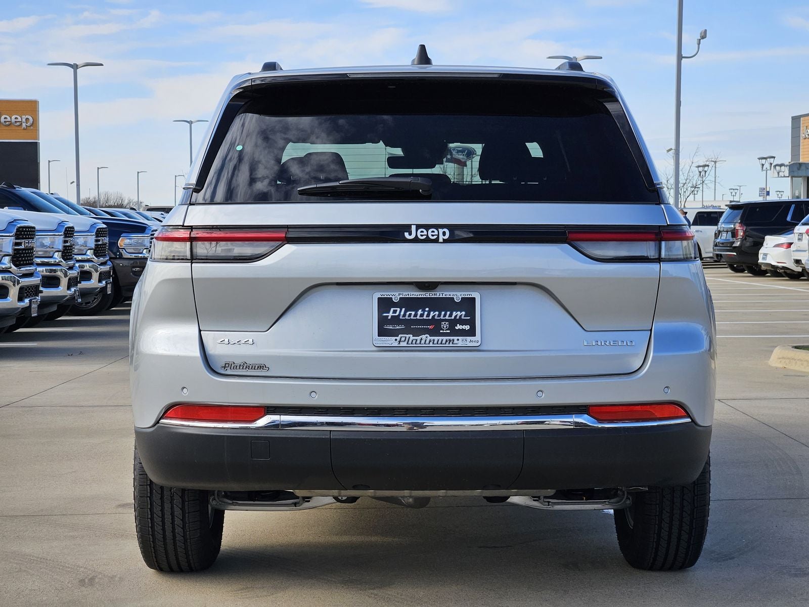 2025 Jeep Grand Cherokee GRAND CHEROKEE LAREDO 4X4