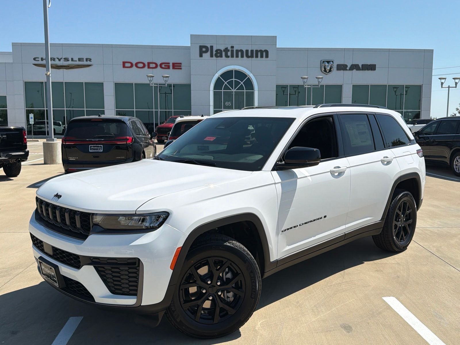 2026 Jeep Grand Cherokee GRAND CHEROKEE LAREDO ALTITUDE 4X4