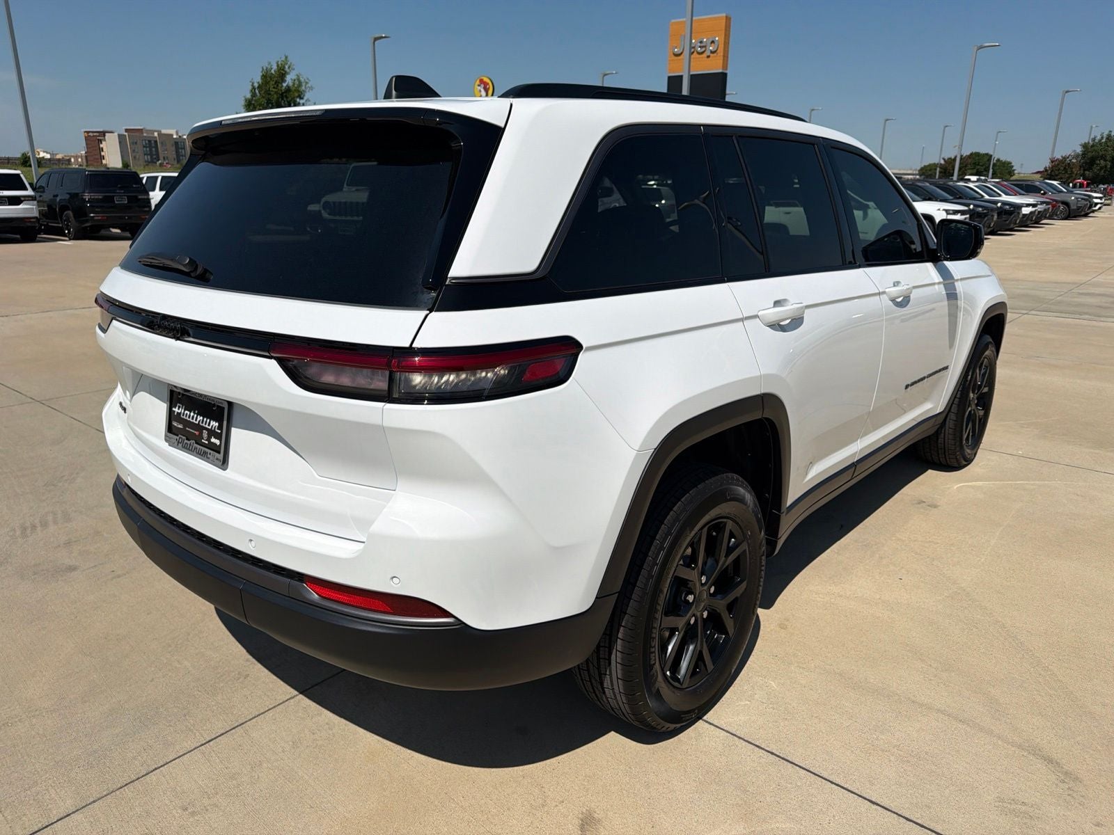 2026 Jeep Grand Cherokee GRAND CHEROKEE LAREDO ALTITUDE 4X4