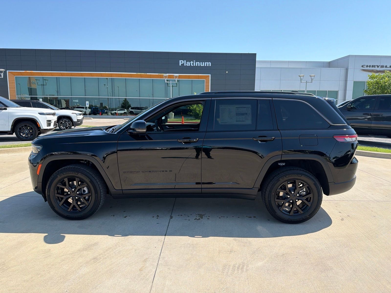 2026 Jeep Grand Cherokee GRAND CHEROKEE LAREDO ALTITUDE 4X4