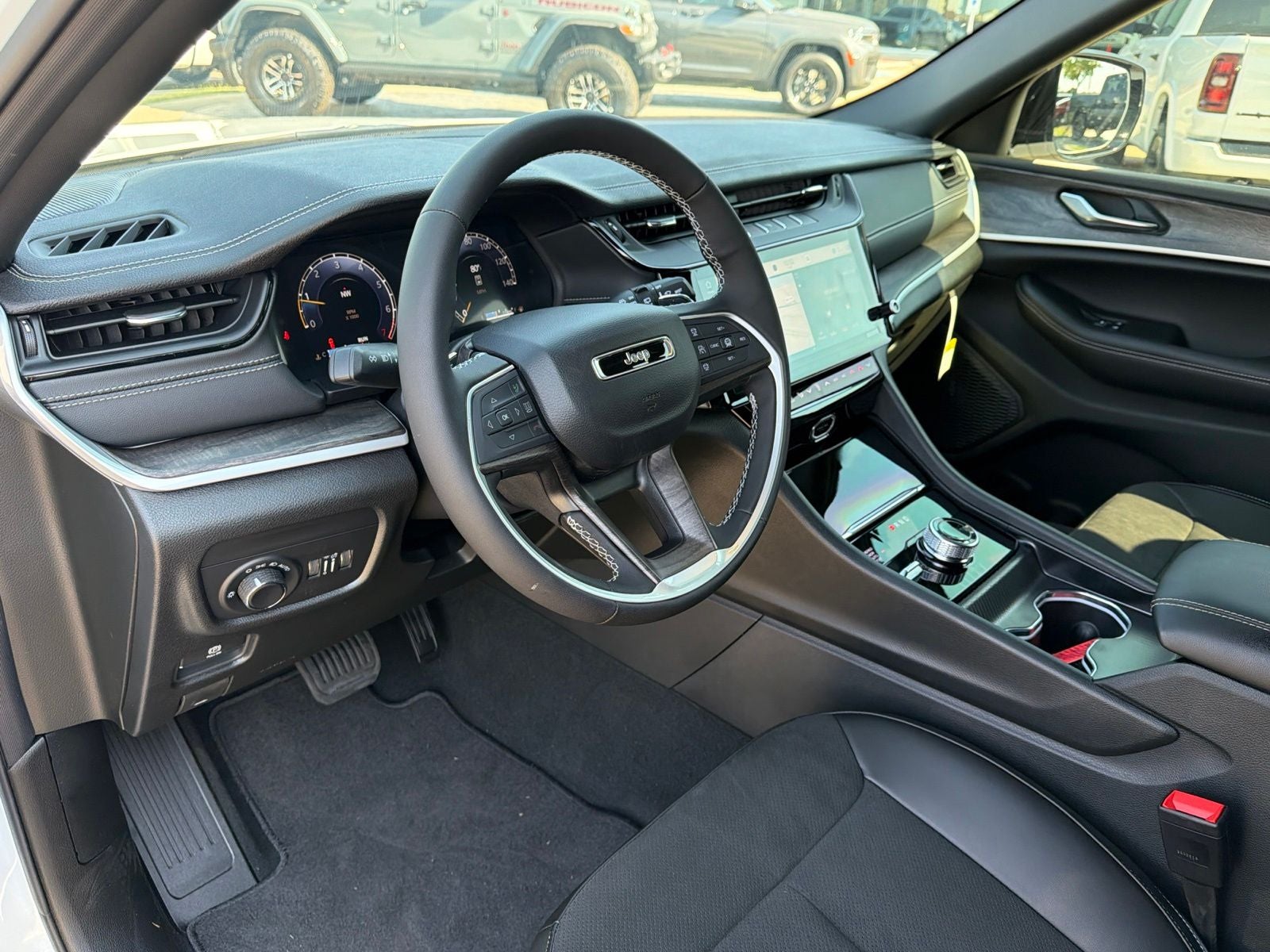 2026 Jeep Grand Cherokee GRAND CHEROKEE LAREDO ALTITUDE 4X4