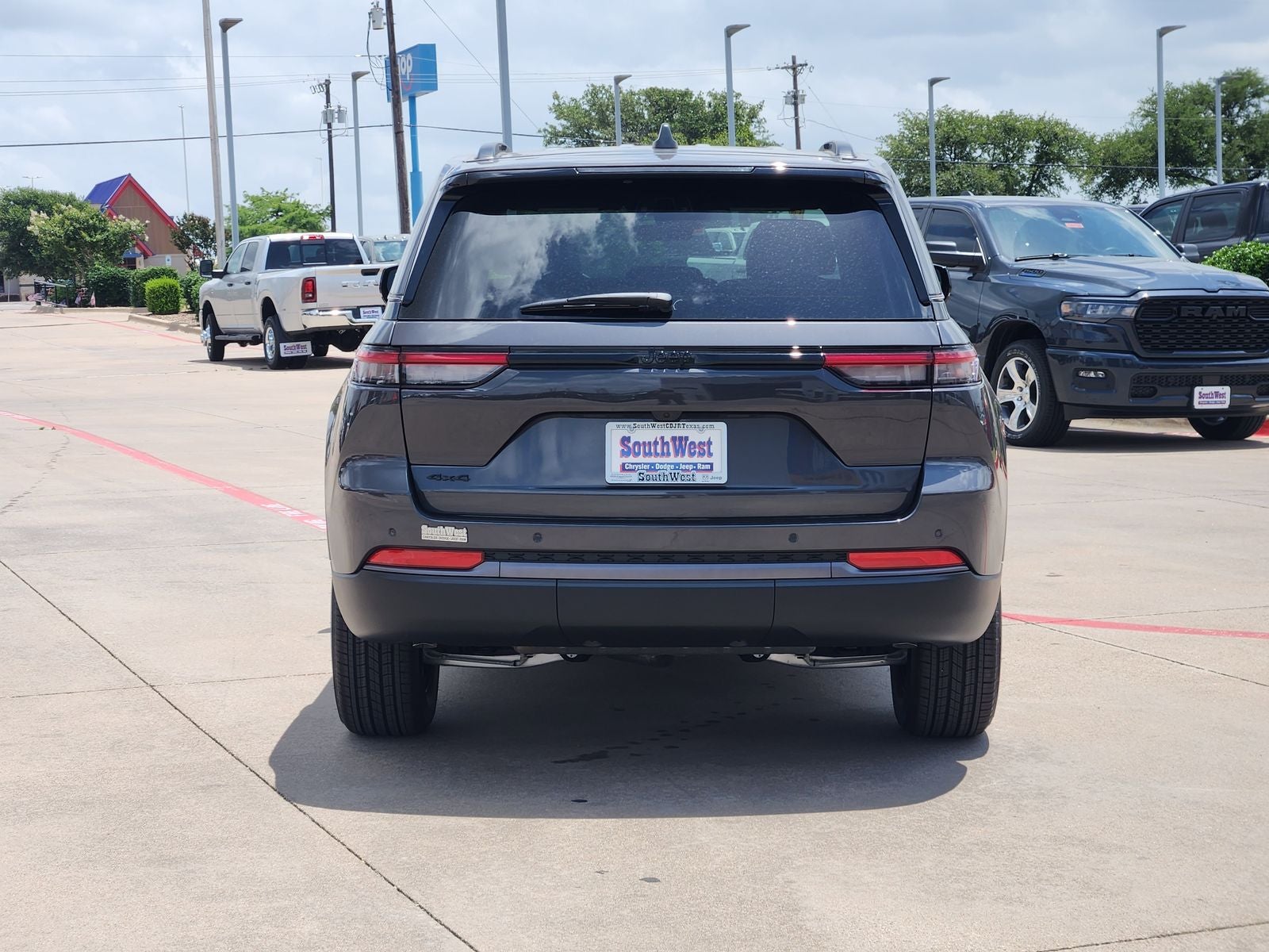 2026 Jeep Grand Cherokee GRAND CHEROKEE LAREDO ALTITUDE 4X4