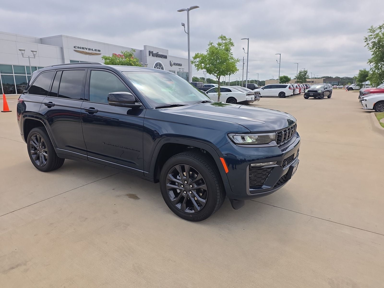 2026 Jeep Grand Cherokee GRAND CHEROKEE LIMITED RESERVE 4X4