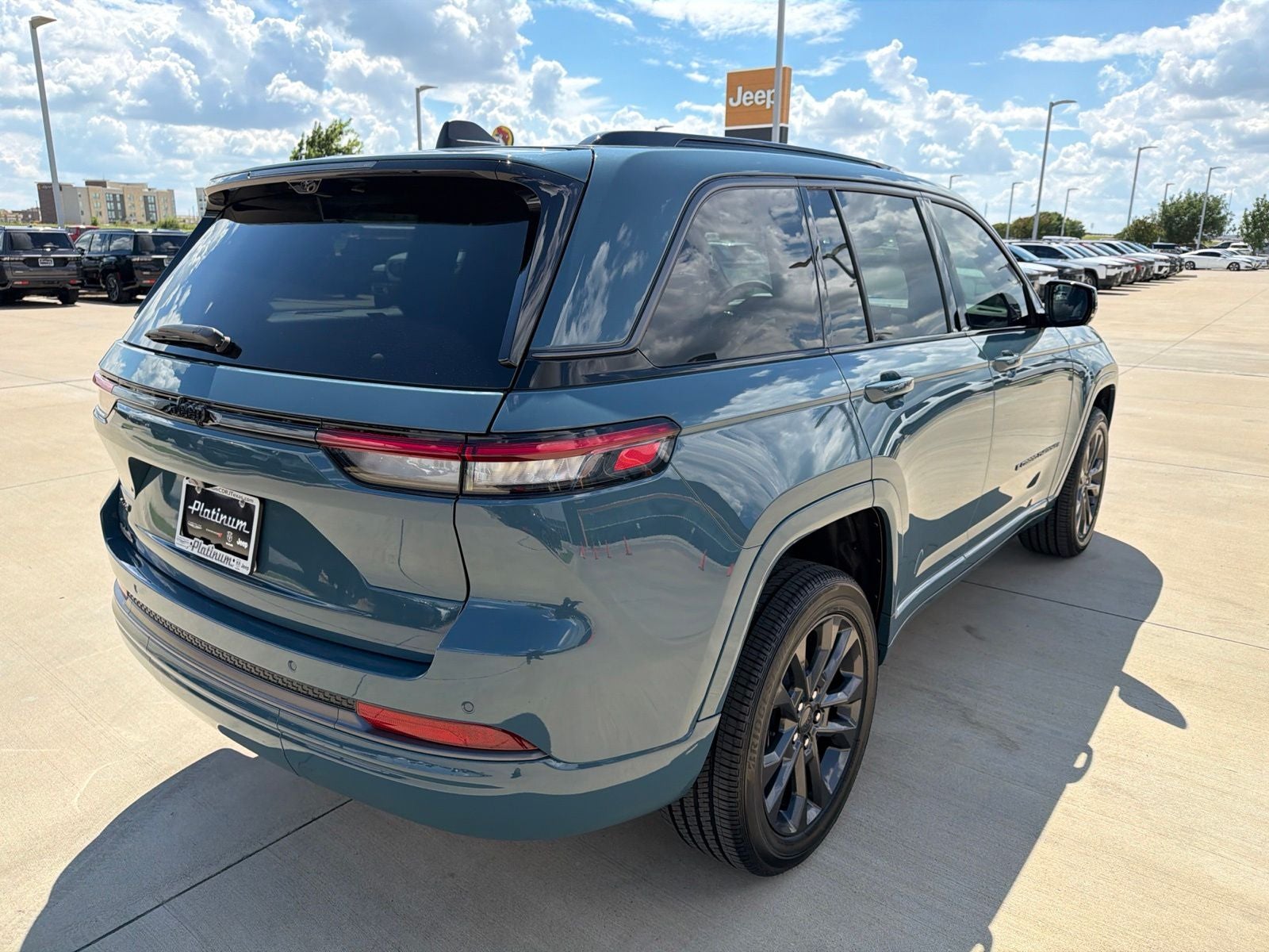 2026 Jeep Grand Cherokee GRAND CHEROKEE LIMITED RESERVE 4X4