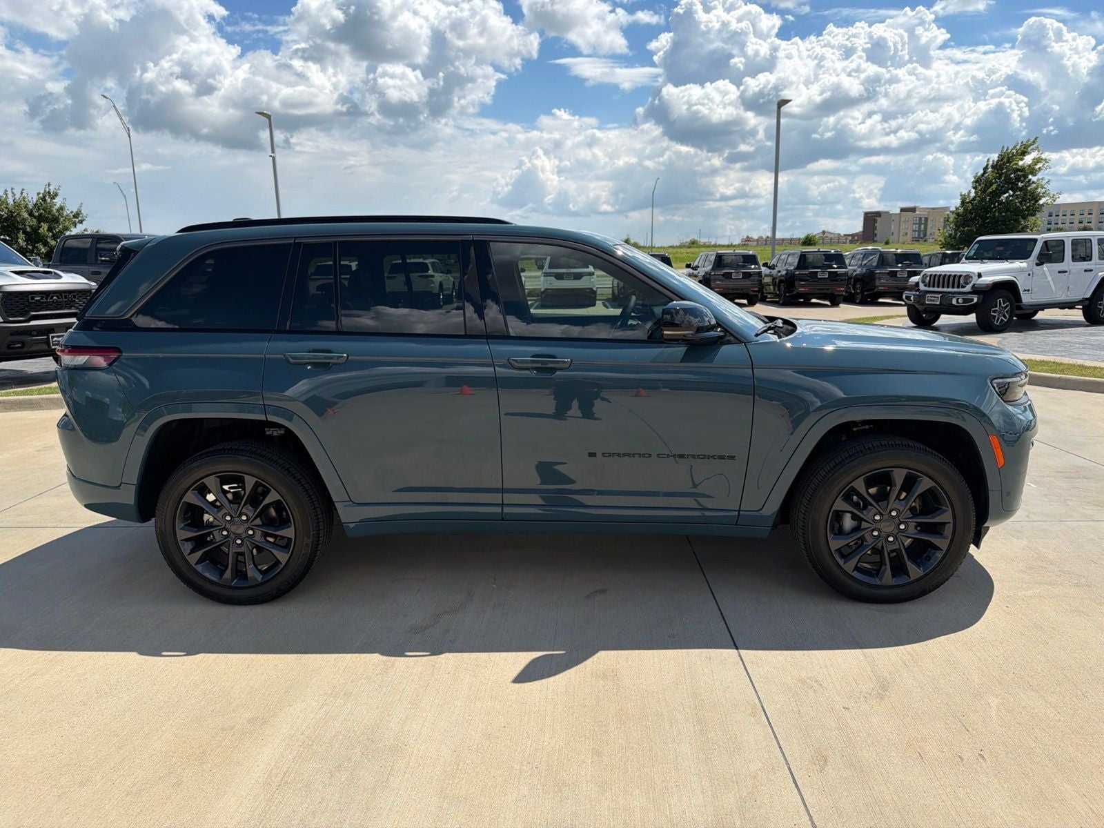 2026 Jeep Grand Cherokee GRAND CHEROKEE LIMITED RESERVE 4X4