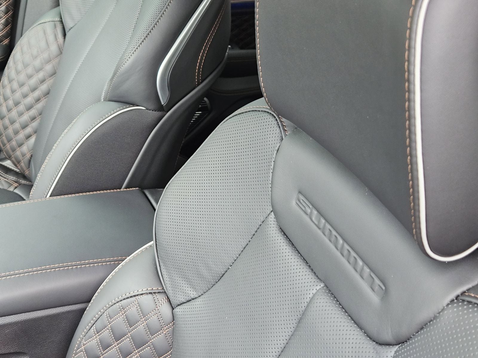 2025 Jeep Grand Cherokee GRAND CHEROKEE SUMMIT RESERVE 4X4