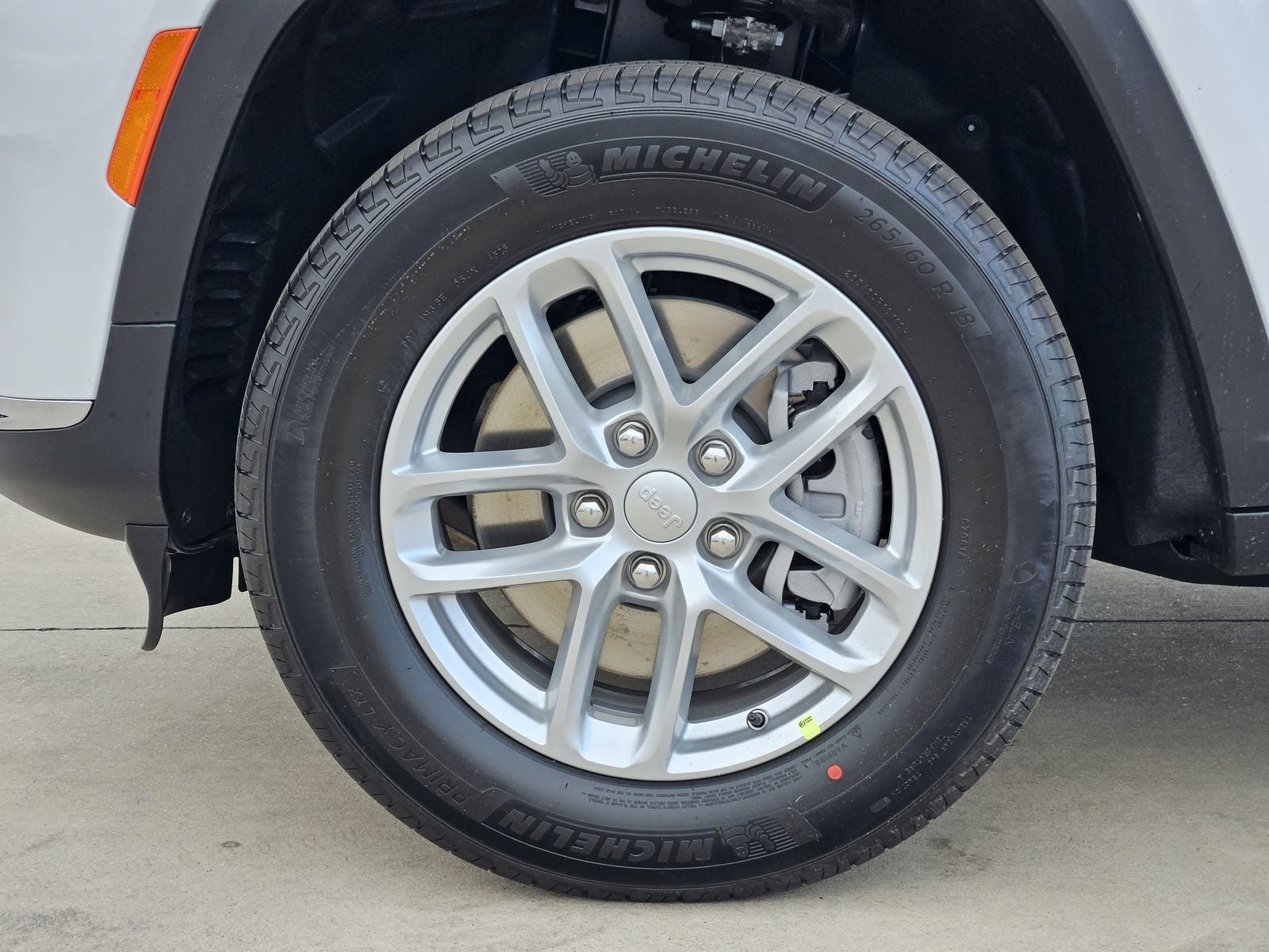 2025 Jeep Grand Cherokee L GRAND CHEROKEE L LAREDO X 4X2