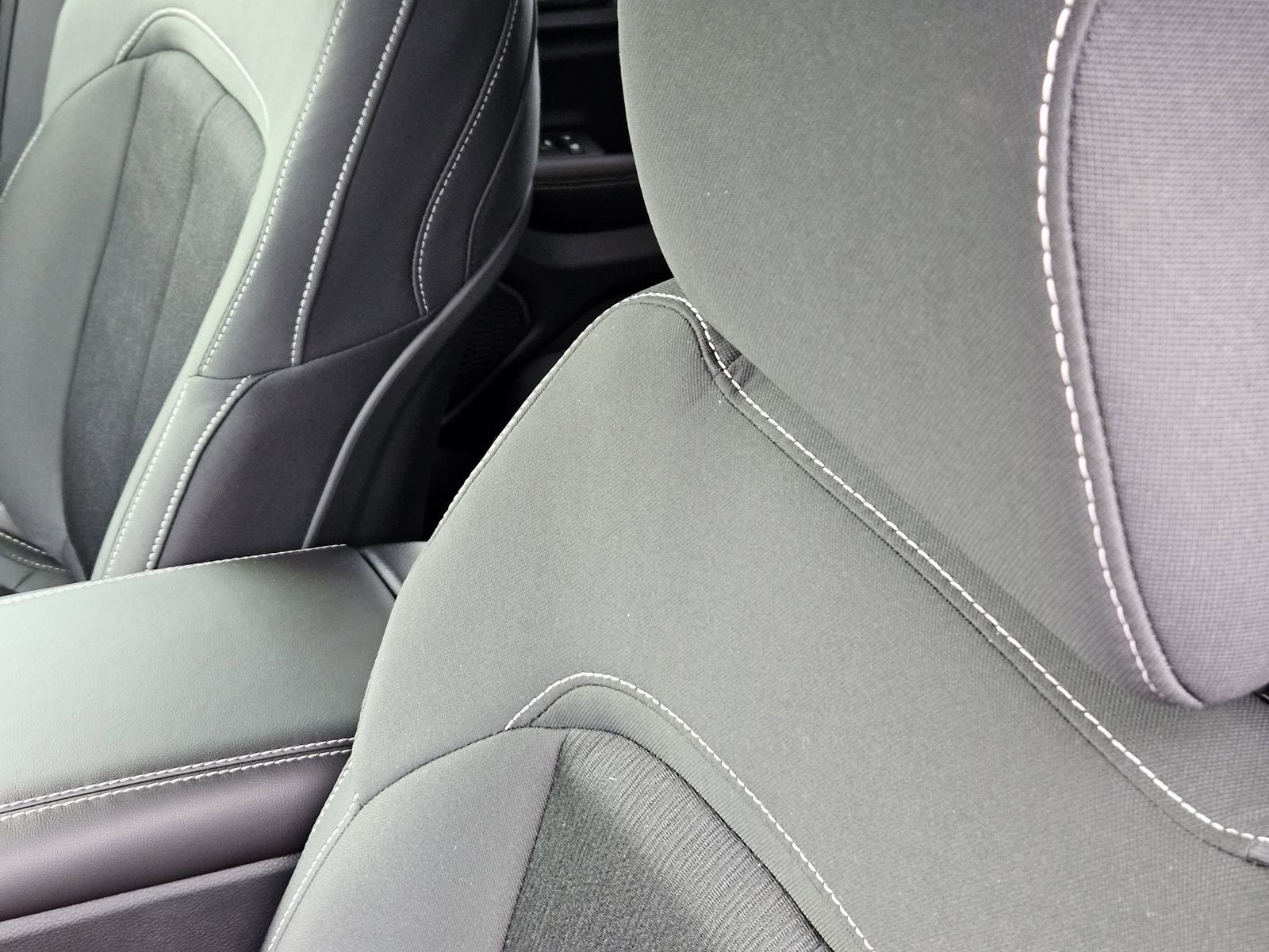 2025 Jeep Grand Cherokee L GRAND CHEROKEE L LAREDO X 4X2