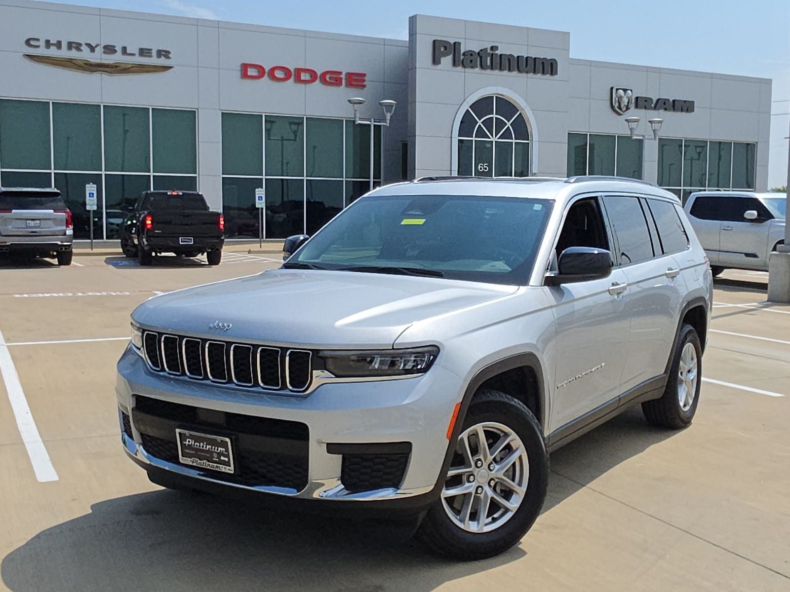 2025 Jeep Grand Cherokee L Laredo X 4x2