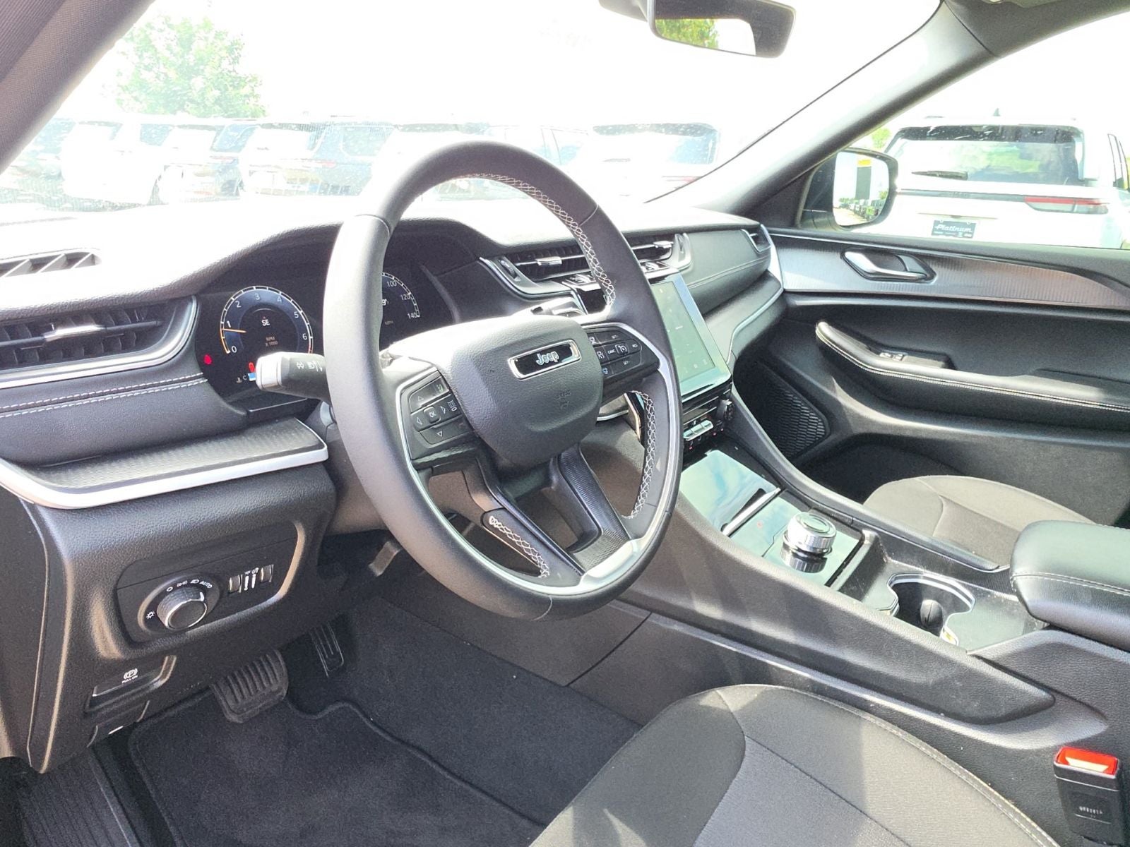 2025 Jeep Grand Cherokee L Laredo X 4x2