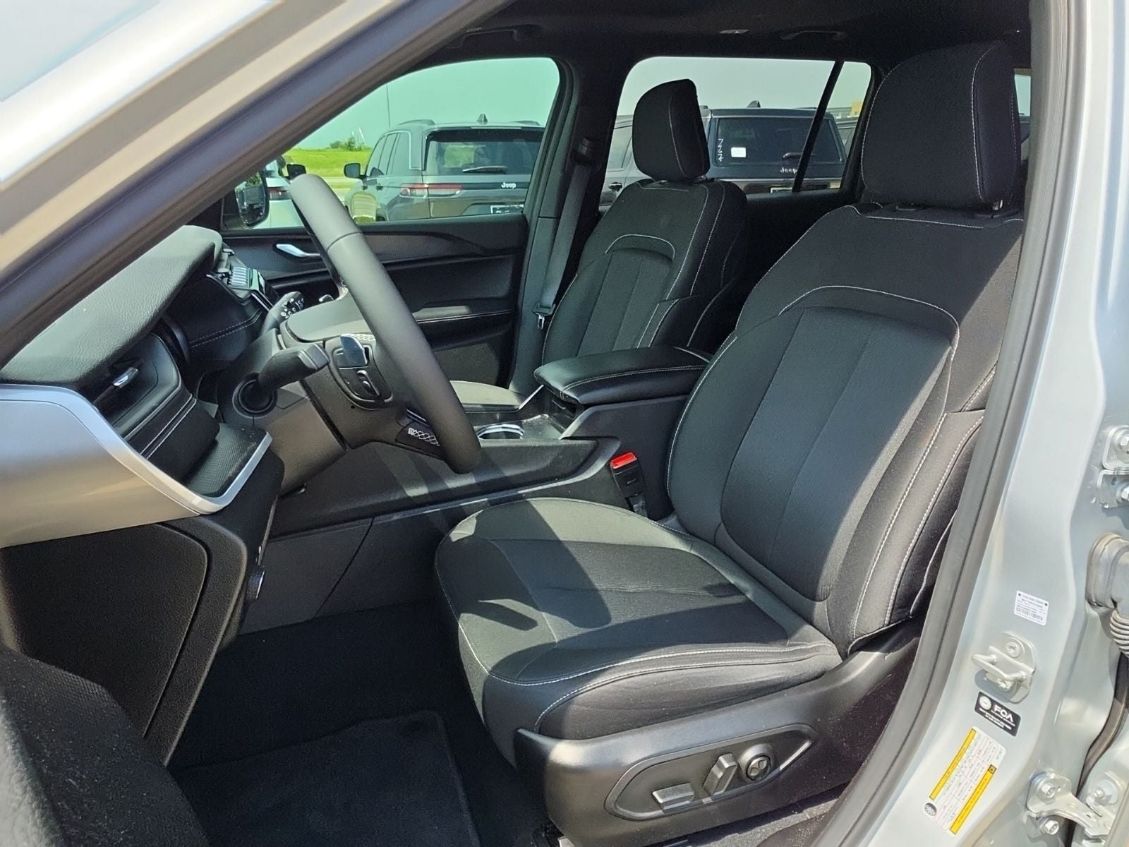 2025 Jeep Grand Cherokee L Laredo X 4x2