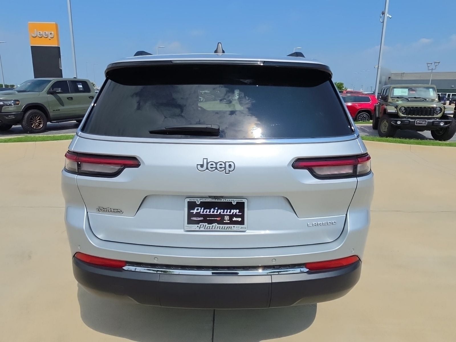 2025 Jeep Grand Cherokee L Laredo X 4x2