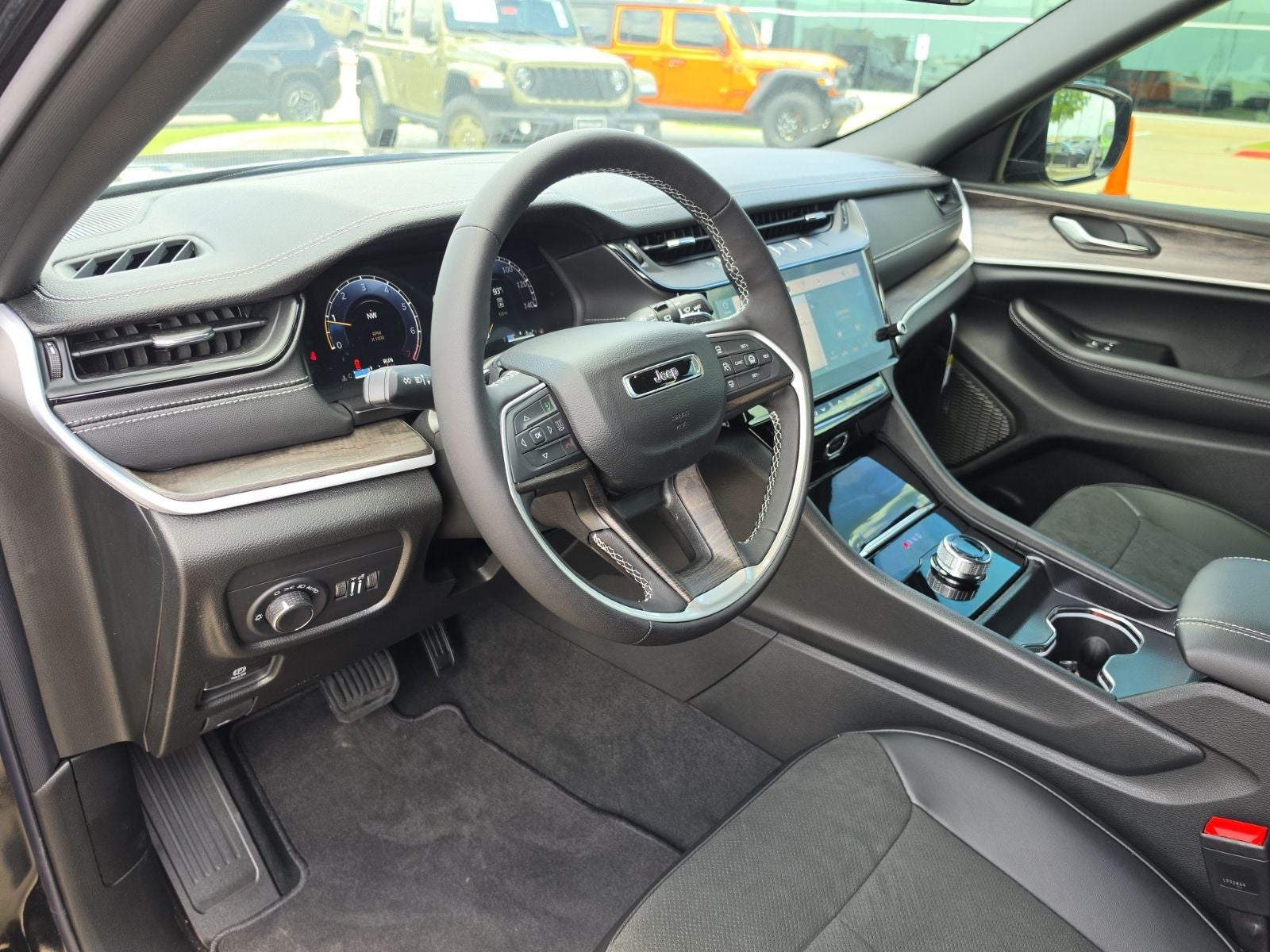 2026 Jeep Grand Cherokee L GRAND CHEROKEE L LAREDO ALTITUDE 4X2