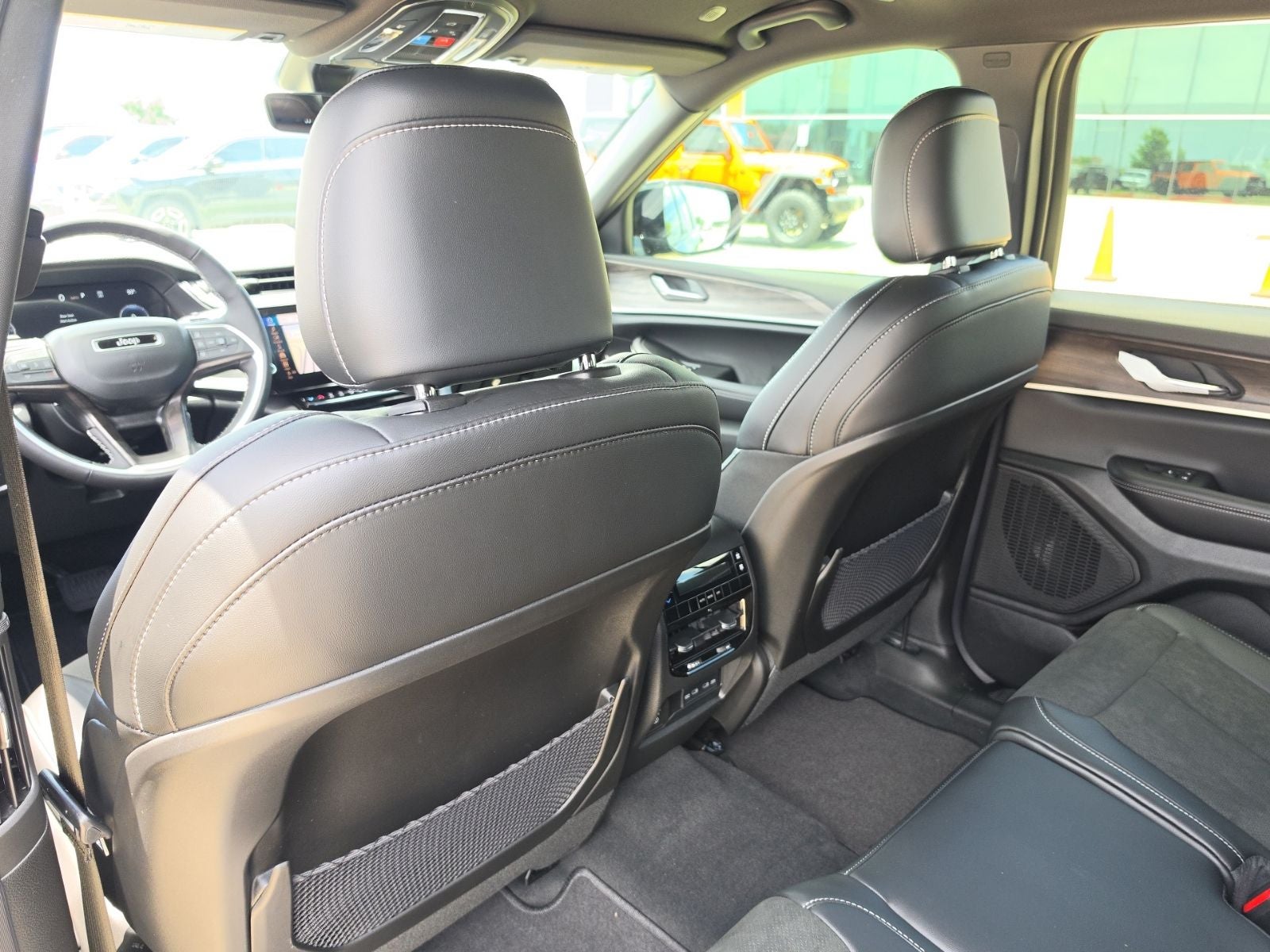 2026 Jeep Grand Cherokee L GRAND CHEROKEE L LAREDO ALTITUDE 4X2