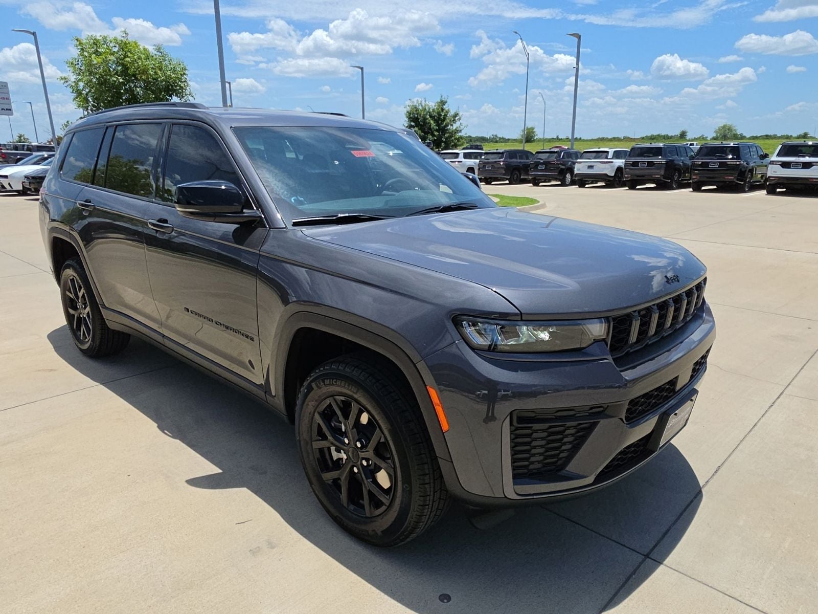 2026 Jeep Grand Cherokee L GRAND CHEROKEE L LAREDO ALTITUDE 4X2