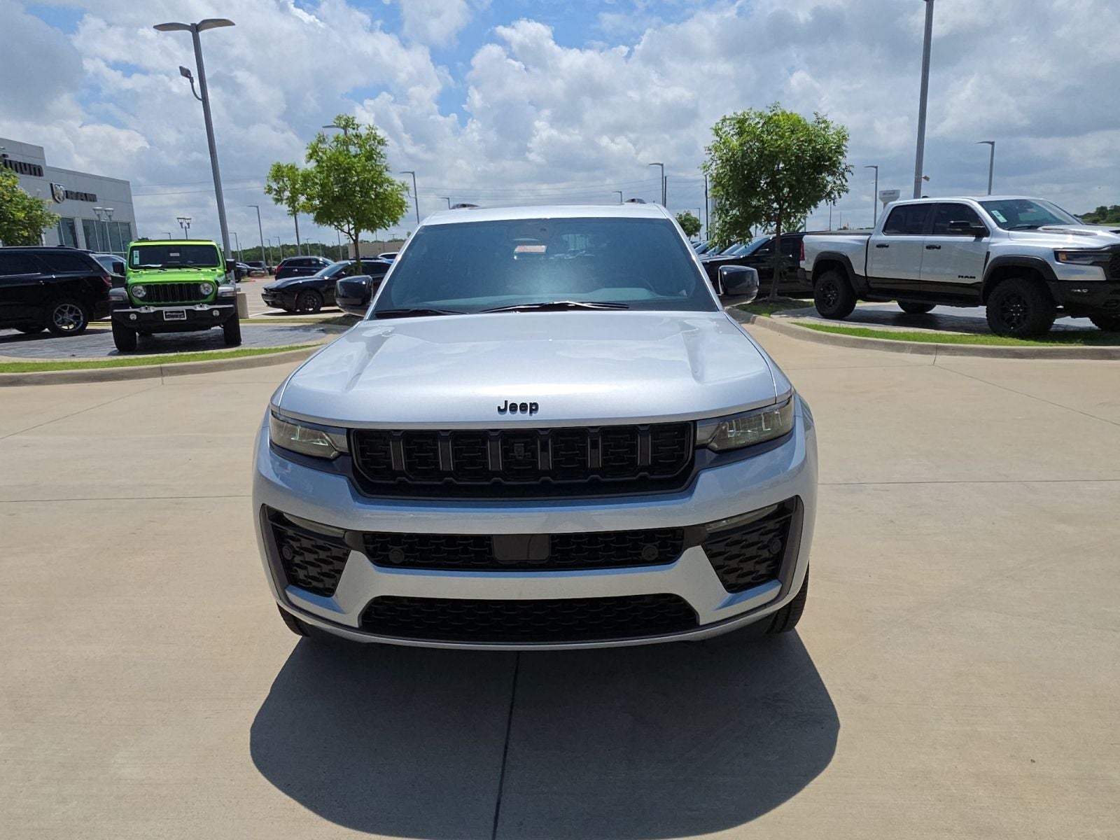 2026 Jeep Grand Cherokee L GRAND CHEROKEE L LIMITED RESERVE 4X4